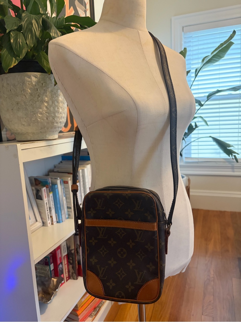 Louis Vuitton Monogram Canvas Messenger Bag - Brown with Tan Trim